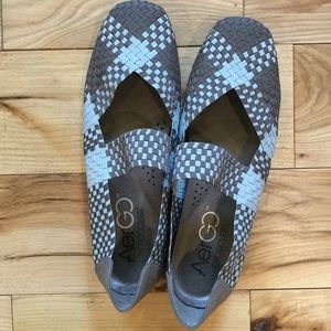 Aerosoles Blue/Gray Elastic Sandals